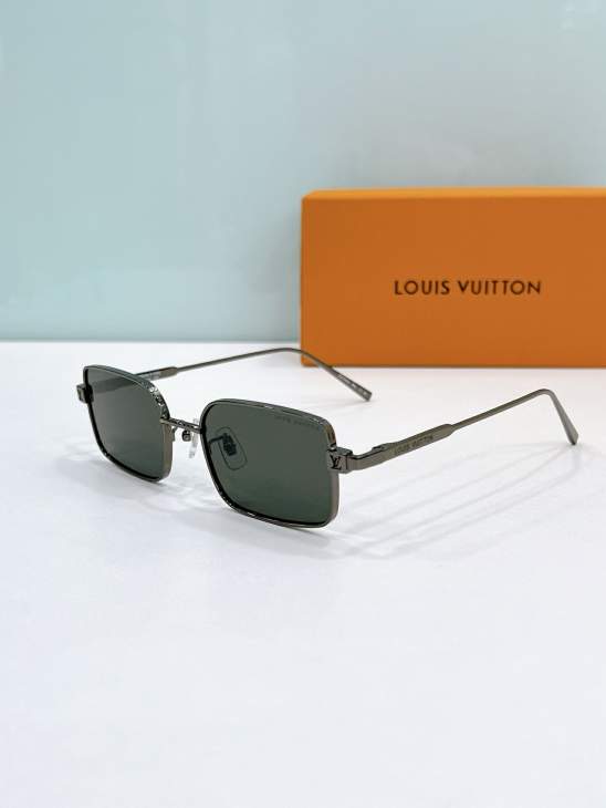 Picture of Louis Vuitton Sunglasses _SKUfw80537212fw